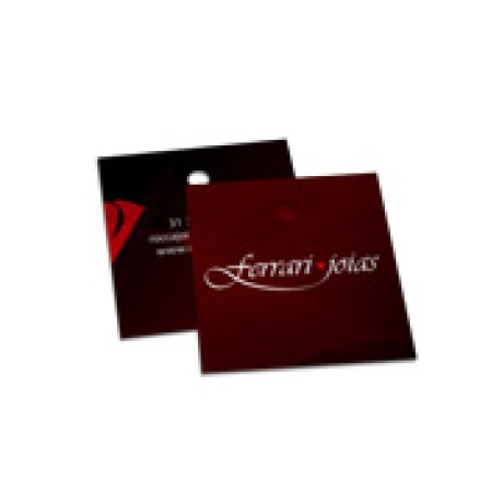 TAGS TAGS ESPECIAIS COUCHE 300G FOSCA VERNIZ LOCALIZADO FRENTE 45X51MM Colorido frente e verso - 1000 un.
